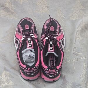 NEW BALANCE UNISEX Black And Pink